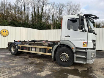 Leasing para Mercedes AXOR 1833 Mercedes AXOR 1833: foto 1