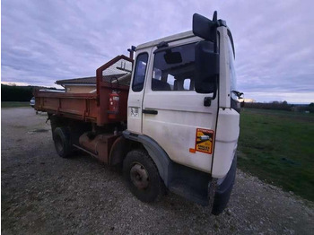 Camión volquete Renault 4X2: foto 2