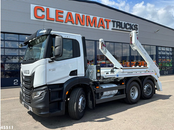 Camión portacontenedor de cadenas IVECO X-WAY