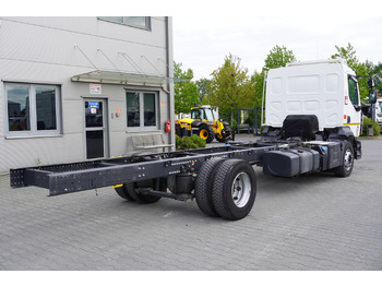 Camión portacontenedore/ Intercambiable RENAULT D16 / Chassis 7.1 m / Differential lock: foto 3