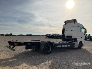 Camión chasis 2015 MAN TGX18.440 4x2 Sleeper Container Truck: foto 3 Camión chasis 2015 MAN TGX18.440 4x2 Sleeper Container Truck: foto 3