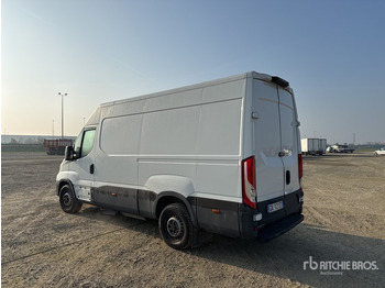 Camión caja cerrada 2022 Iveco Daily 35 CNG 35S14NV 3520L H2 BLUE P Van Truck: foto 2