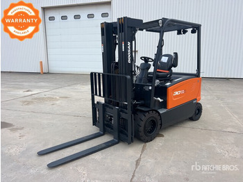 Carretilla elevadora eléctrica DOOSAN