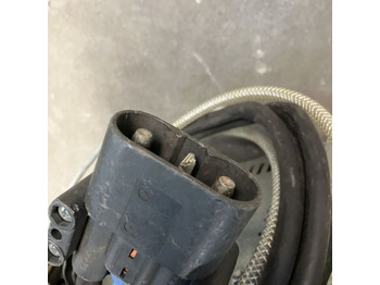 Sistema eléctrico para Equipo de manutención Hawker 24V/70A: foto 3