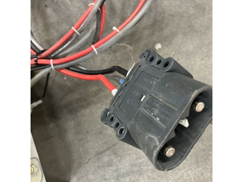 Sistema eléctrico para Equipo de manutención Hawker 24V/80A Life Tech (2): foto 4