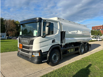 Camión cisterna SCANIA P