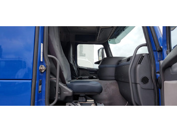 Camión cisterna VOLVO FM