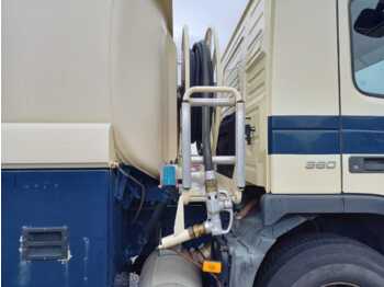 Camión cisterna Volvo FM: foto 3