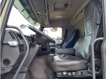 Foto del interior 1: Camión cisterna Volvo FM