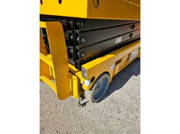 Plataforma de tijeras Haulotte Compact 10 N: foto 3 Plataforma de tijeras Haulotte Compact 10 N: foto 3