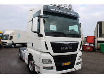 Cabeza tractora MAN TGX 18.440 + euro 6 + double tank + spoiler: foto 3