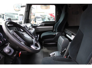 Foto del interior 1: Cabeza tractora MAN TGX 18.480 + Euro 6 + Retarder + adr