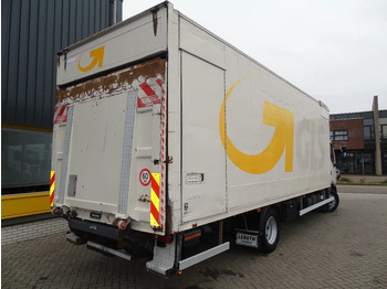 Camión caja cerrada Volvo FL 240 + 12t + euro 5 + lift: foto 4