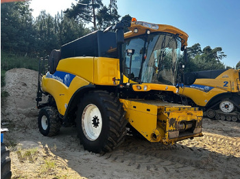 Tractor NEW HOLLAND CR9070