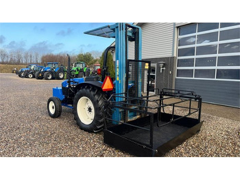 Tractor New Holland TN55D Med Byggelift: foto 3 Tractor New Holland TN55D Med Byggelift: foto 3
