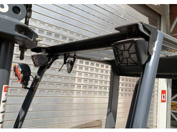 Carretilla elevadora eléctrica CAT Lift Trucks 2ET4000: foto 3 Carretilla elevadora eléctrica CAT Lift Trucks 2ET4000: foto 3