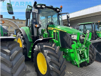 Tractor JOHN DEERE