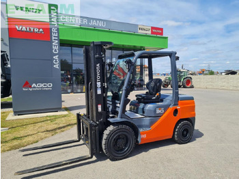 Carretilla elevadora TOYOTA FDF 30