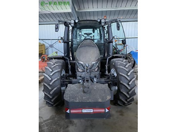 Tractor VALTRA