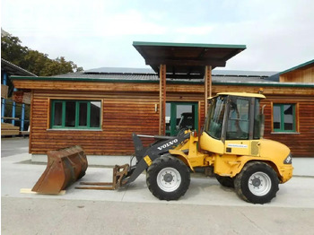 Miniexcavadora VOLVO L35