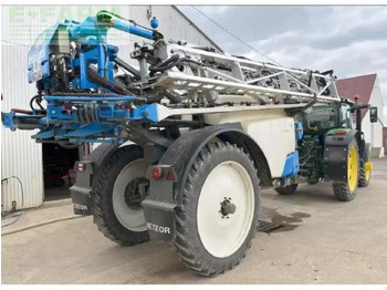 Pulverizador arrastrado