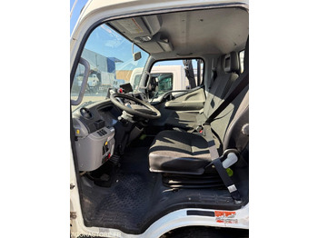 Camión de basura BOM 7.5T - 2020 - 60008 KMS: foto 3 Camión de basura BOM 7.5T - 2020 - 60008 KMS: foto 3