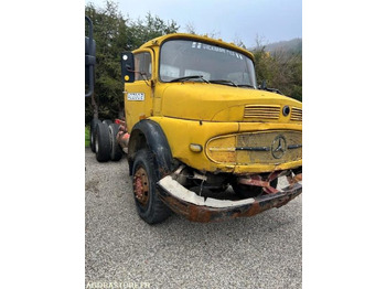 Camión MERCEDES-BENZ