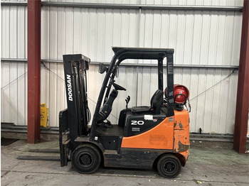 Carretilla elevadora de gas DOOSAN