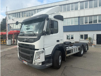 Camión chasis VOLVO FM 330