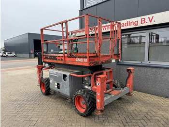 Plataforma de tijeras Skyjack SJ 6832RT Schaarhoogwerker SCISSOR 2014 4X4 Kubota Diesel 12M Werkhoogte: foto 4 Plataforma de tijeras Skyjack SJ 6832RT Schaarhoogwerker SCISSOR 2014 4X4 Kubota Diesel 12M Werkhoogte: foto 4