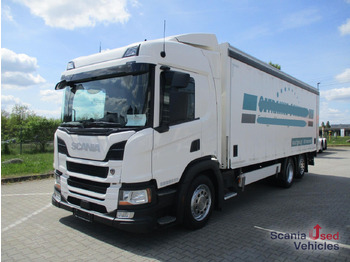 Camión transporte de bebidas SCANIA P 320