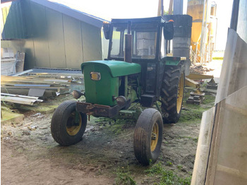 Tractor JOHN DEERE