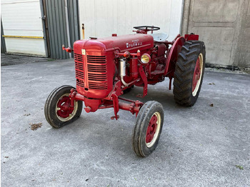 Tractor McCORMICK