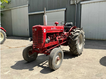 Tractor McCORMICK