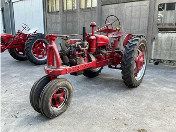Tractor McCORMICK