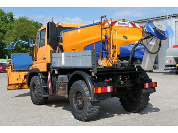 Furgoneta Unimog U 300 4x4, Schmidt, Streuer, Schild, Klima,27tkm: foto 4