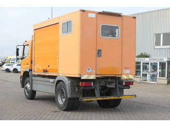Camión caja cerrada Mercedes-Benz 1518 A Atego 4X4, Klima, AHK, Allrad, Rolltor: foto 3