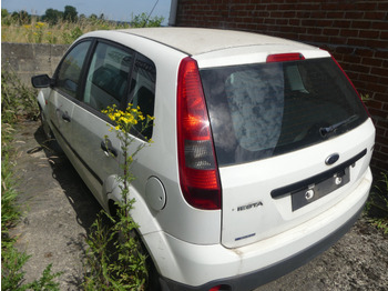 Coche REF:Immatriculée sous : SPI-110 - Voiture Ford FIESTA: foto 4