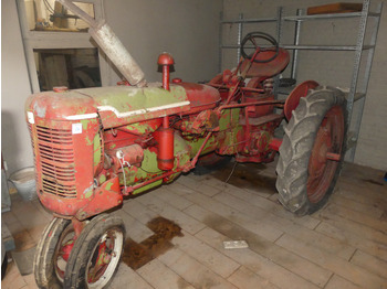 Tractor INTERNATIONAL