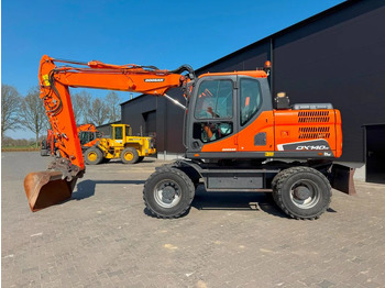 Excavadora de ruedas DOOSAN DX140