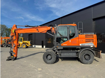Excavadora de ruedas DOOSAN DX140