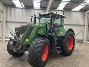 Tractor FENDT 826 Vario