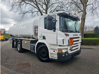 Camión cisterna SCANIA P 420