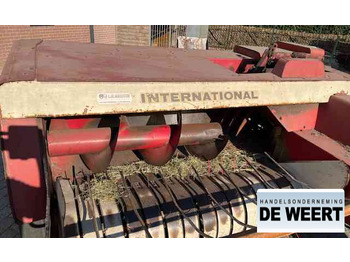 Empacadora de pacas cuadradas International 440: foto 3