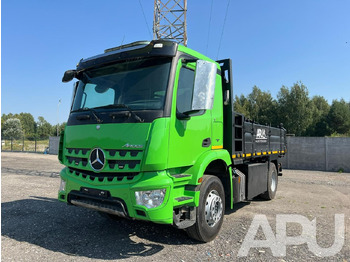 Camión volquete MERCEDES-BENZ Arocs