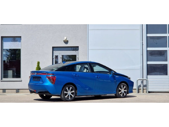 Sedan Toyota Mirai: foto 5