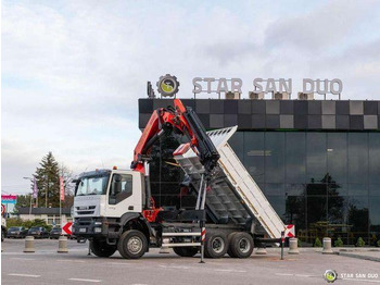Camión volquete IVECO Trakker