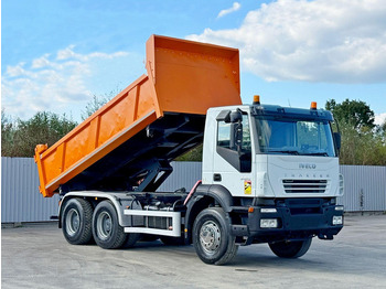 Camión volquete IVECO Trakker