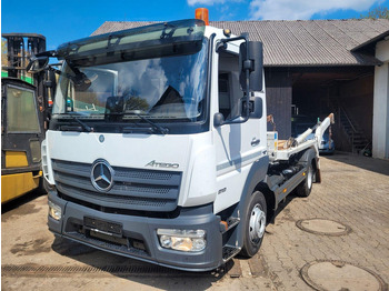 Camión portacontenedor de cadenas MERCEDES-BENZ Atego 818