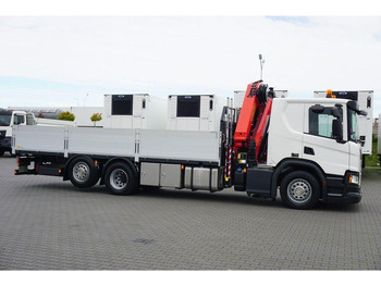 Camión caja abierta, Camión grúa Scania P 410 / 6 X 2 / SKRZYNIOWY + HDS / PALFINGER PK 24 001 / OŚ SKRĘ: foto 4